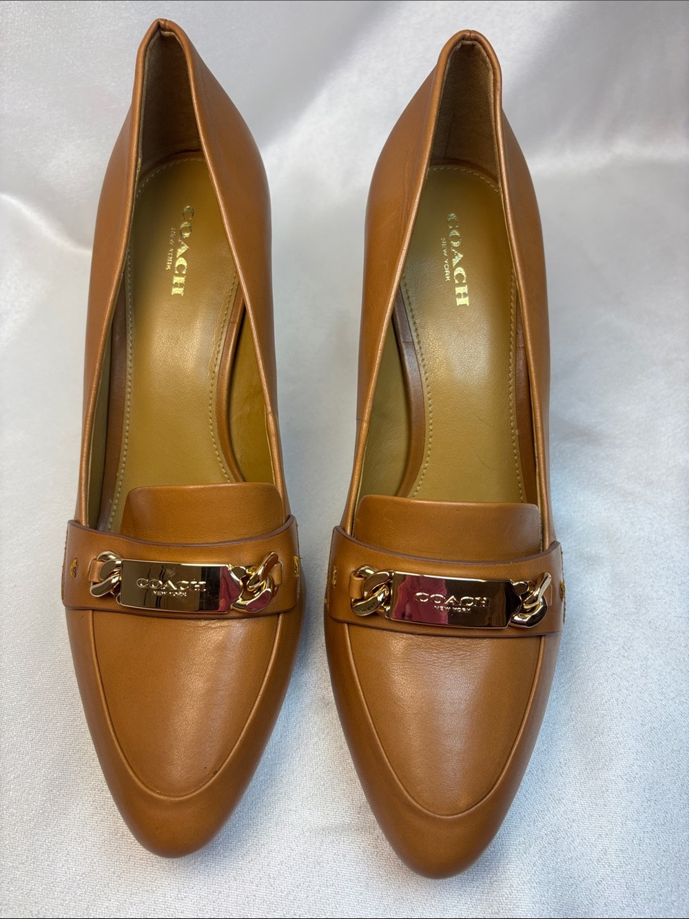 COACH Caramel Leather Heels with Gold Chain Plaque - Picture 3 of 11